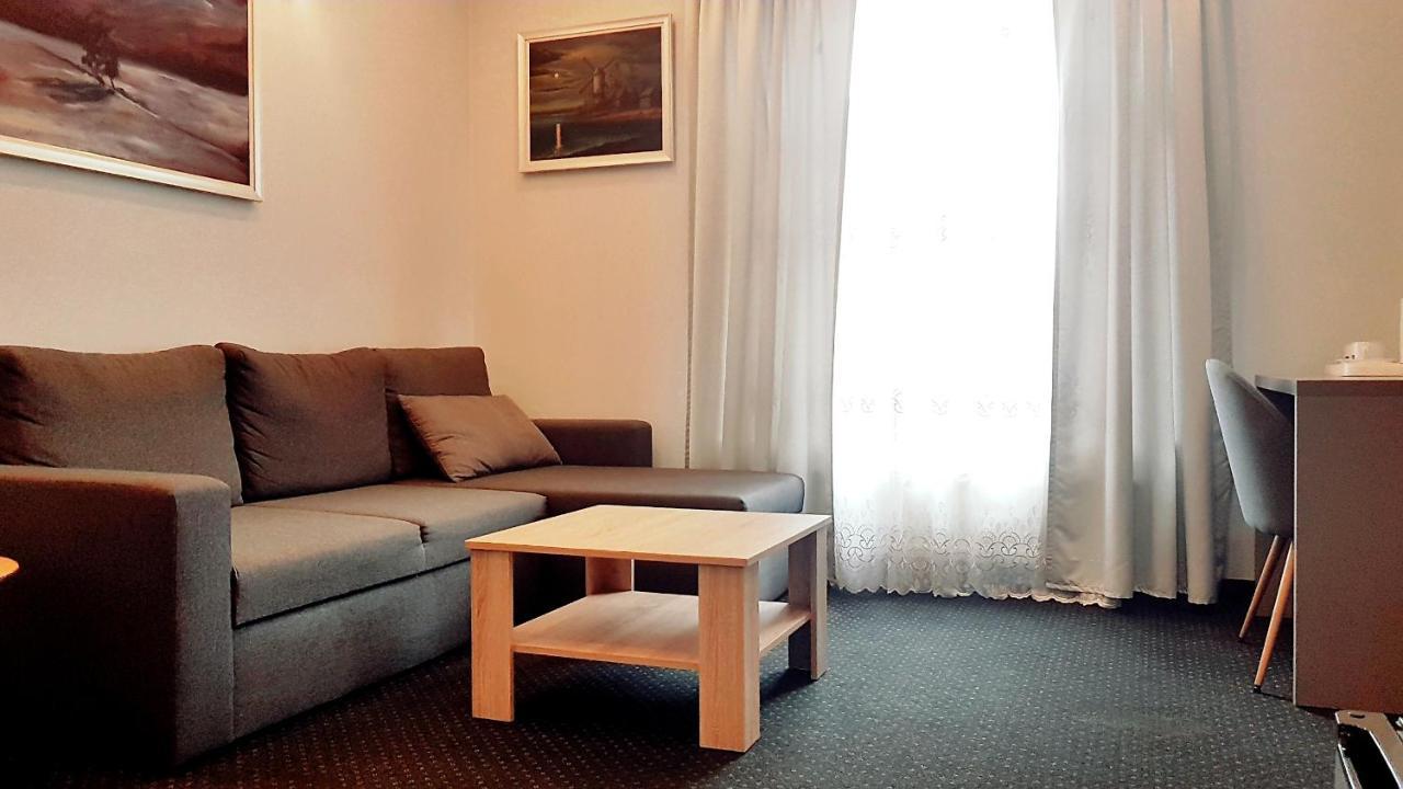 Euro Aparthotel ทาร์นูฟ ภายนอก รูปภาพ