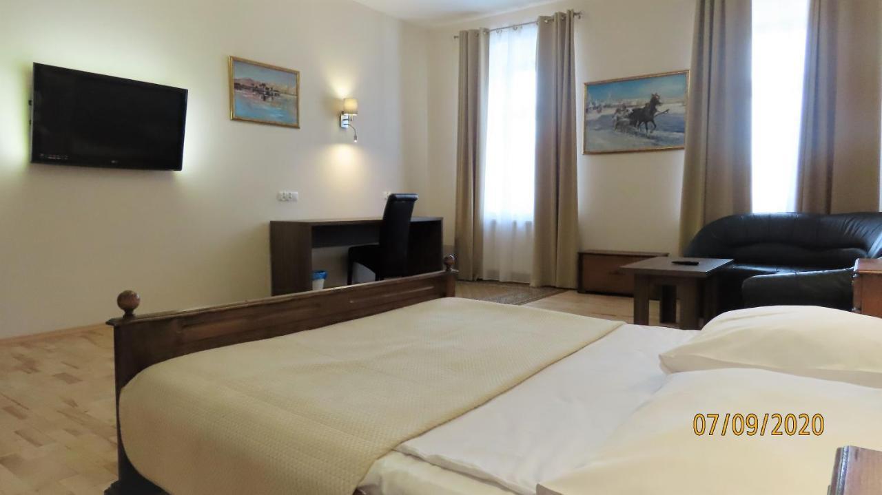 Euro Aparthotel ทาร์นูฟ ภายนอก รูปภาพ